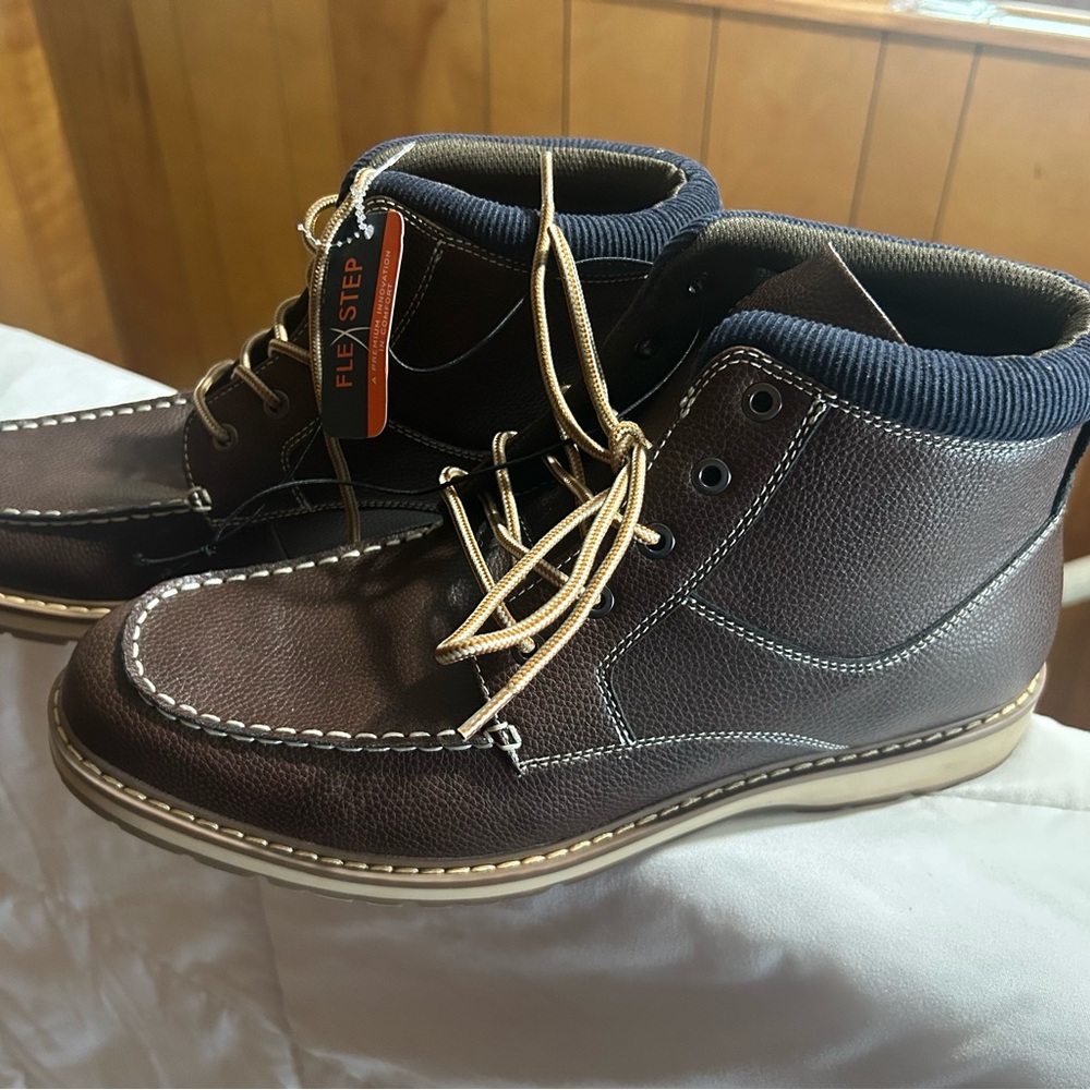 BROWN FLEXSTEP BOOTS SIZE 13M